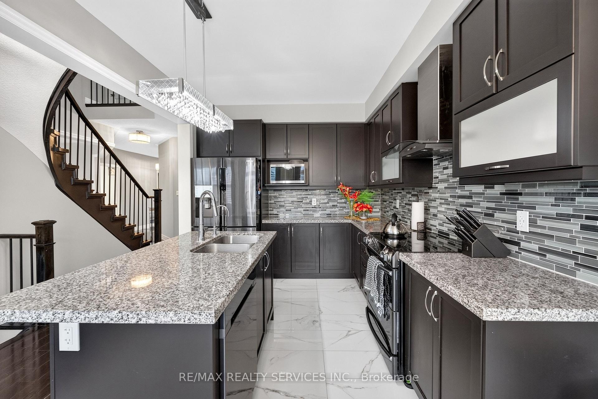 Photo 17 of 484 Greenwood Drive, Essa, Angus — HOMEH