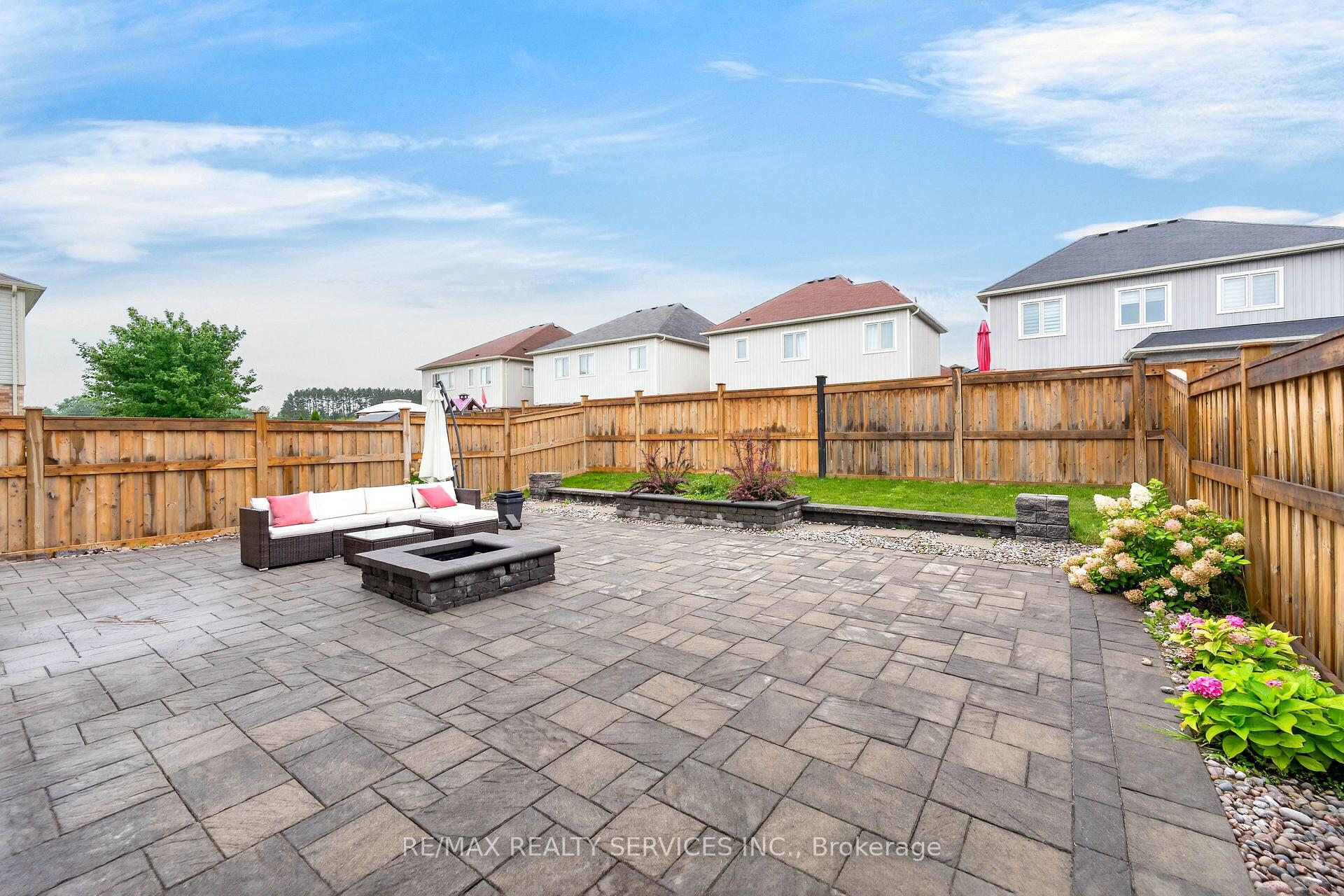 Photo 38 of 484 Greenwood Drive, Essa, Angus — HOMEH