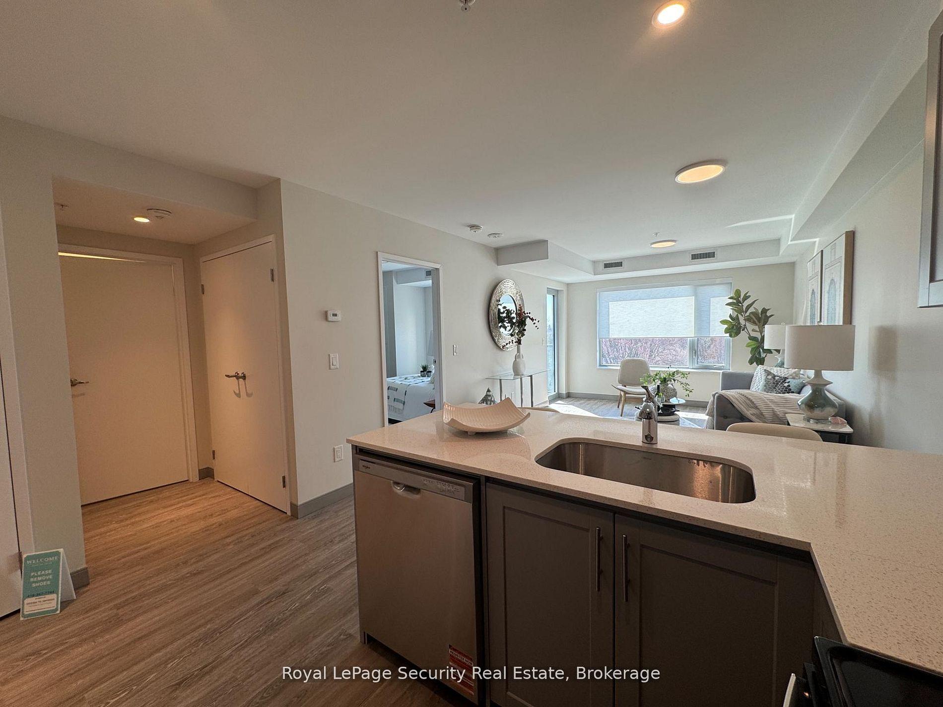 Photo 3 of Unit 307, 1015 Innisfil Beach Road, Innisfil, Alcona — HOMEH