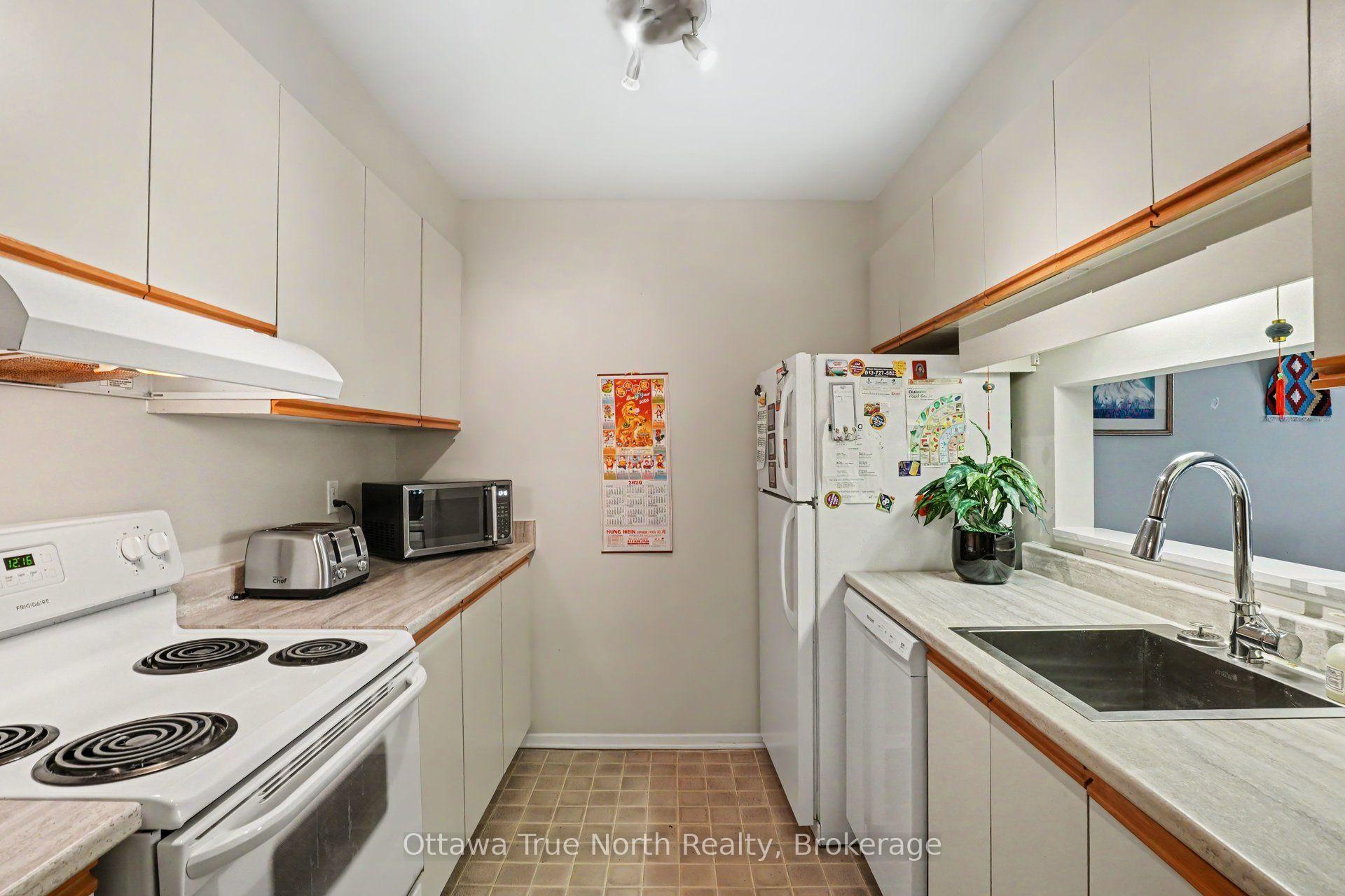 Photo 4 of Unit 218, 212 Viewmount Drive, Ottawa, Borden Farm/Stewart Farm/Carleton Heights/Parkwood Hills — HOMEH