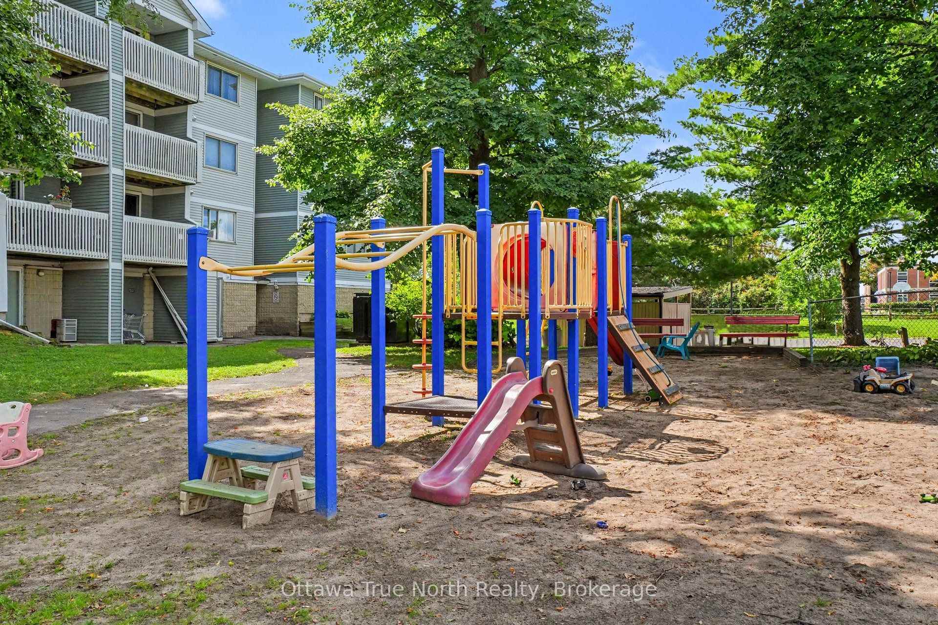 Photo 11 of Unit 218, 212 Viewmount Drive, Ottawa, Borden Farm/Stewart Farm/Carleton Heights/Parkwood Hills — HOMEH