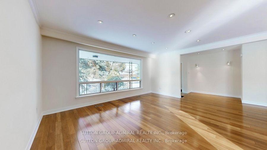 Photo 3 of Unit Upper, 129 Crestwood Road, Vaughan, Crestwood-Springfarm-Yorkhill — HOMEH