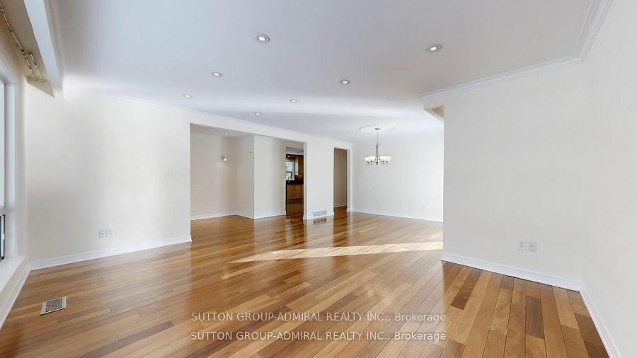 Photo 6 of Unit Upper, 129 Crestwood Road, Vaughan, Crestwood-Springfarm-Yorkhill — HOMEH