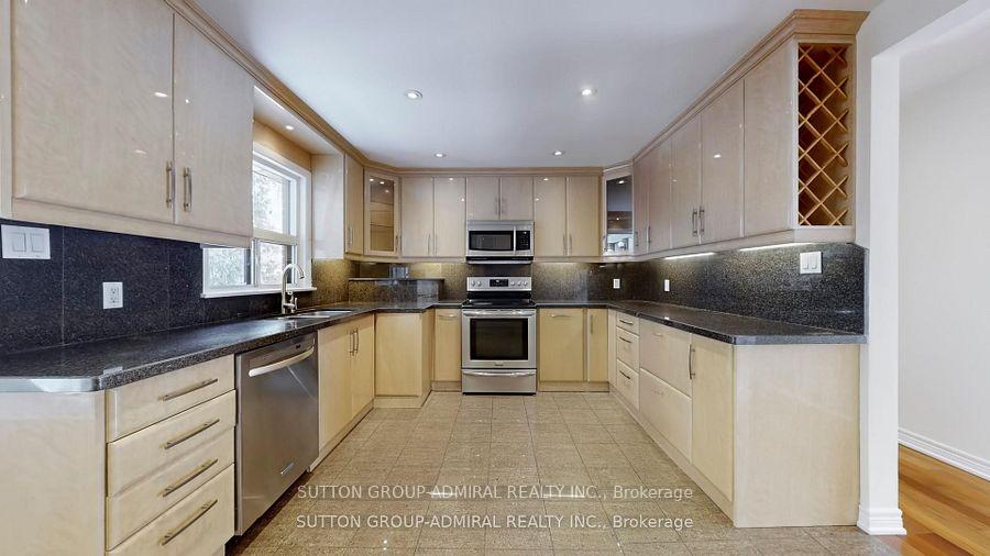 Photo 10 of Unit Upper, 129 Crestwood Road, Vaughan, Crestwood-Springfarm-Yorkhill — HOMEH