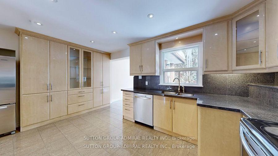 Photo 13 of Unit Upper, 129 Crestwood Road, Vaughan, Crestwood-Springfarm-Yorkhill — HOMEH