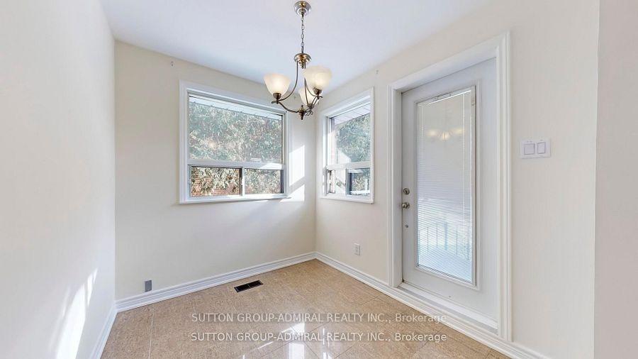 Photo 15 of Unit Upper, 129 Crestwood Road, Vaughan, Crestwood-Springfarm-Yorkhill — HOMEH