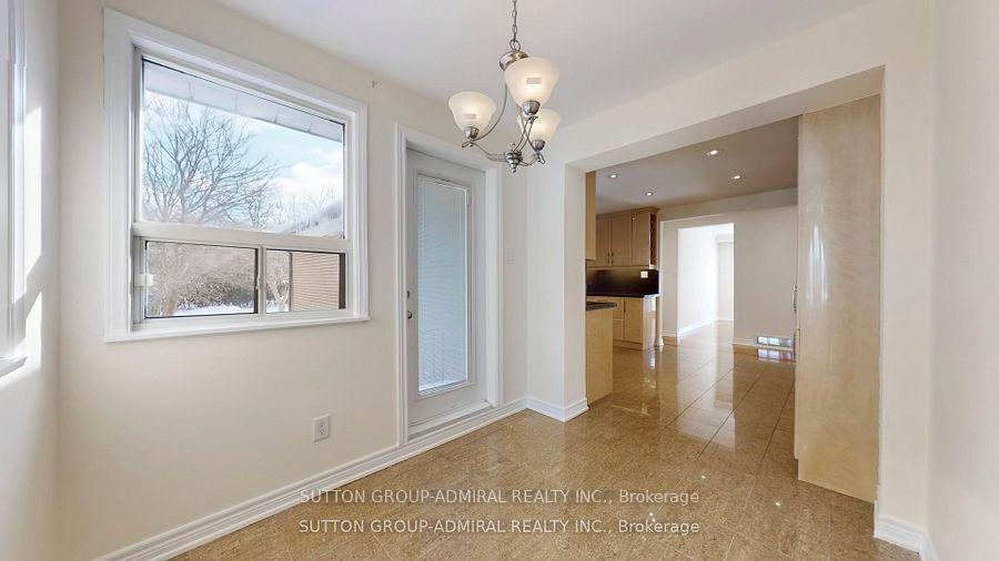 Photo 16 of Unit Upper, 129 Crestwood Road, Vaughan, Crestwood-Springfarm-Yorkhill — HOMEH