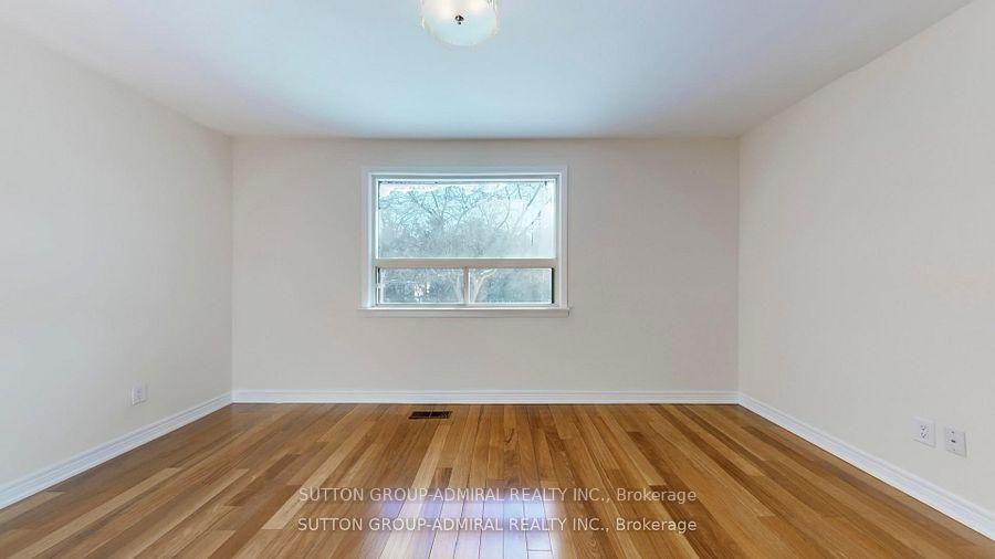 Photo 18 of Unit Upper, 129 Crestwood Road, Vaughan, Crestwood-Springfarm-Yorkhill — HOMEH