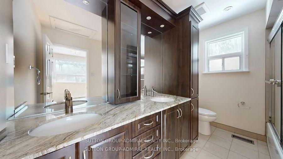 Photo 21 of Unit Upper, 129 Crestwood Road, Vaughan, Crestwood-Springfarm-Yorkhill — HOMEH
