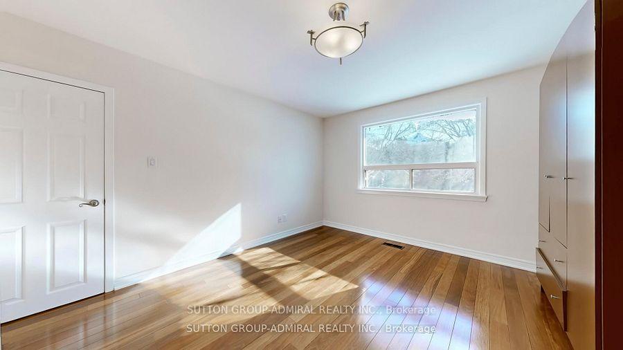 Photo 24 of Unit Upper, 129 Crestwood Road, Vaughan, Crestwood-Springfarm-Yorkhill — HOMEH