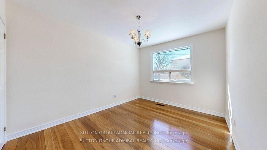 Photo 26 of Unit Upper, 129 Crestwood Road, Vaughan, Crestwood-Springfarm-Yorkhill — HOMEH