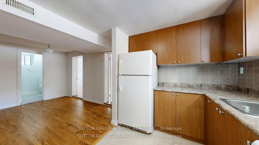 Photo 34 of Unit Upper, 129 Crestwood Road, Vaughan, Crestwood-Springfarm-Yorkhill — HOMEH
