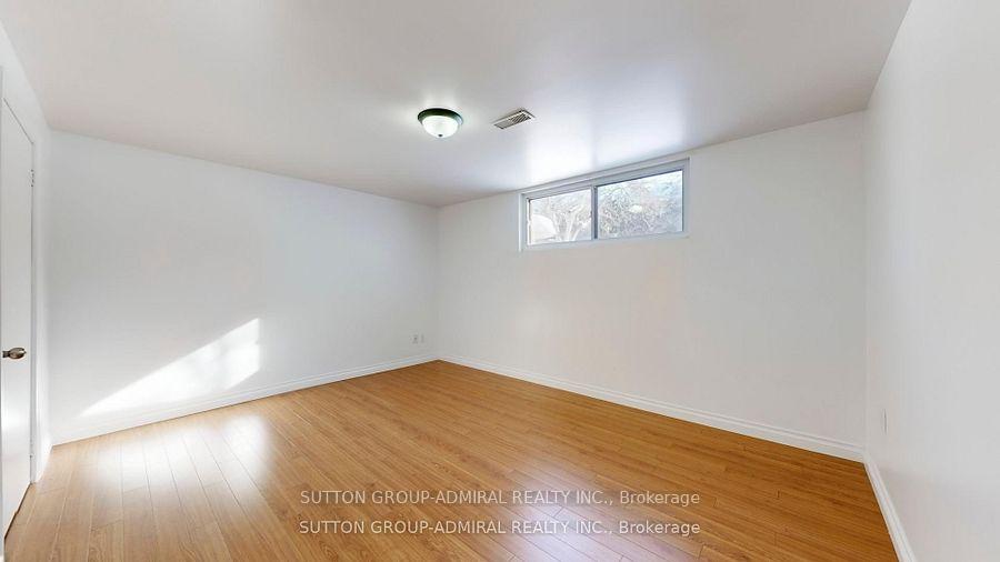 Photo 35 of Unit Upper, 129 Crestwood Road, Vaughan, Crestwood-Springfarm-Yorkhill — HOMEH