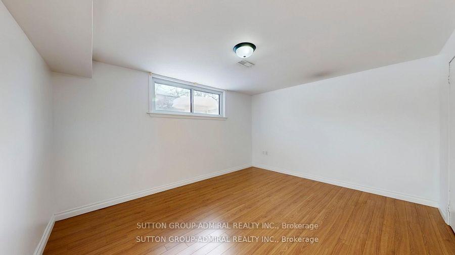 Photo 37 of Unit Upper, 129 Crestwood Road, Vaughan, Crestwood-Springfarm-Yorkhill — HOMEH