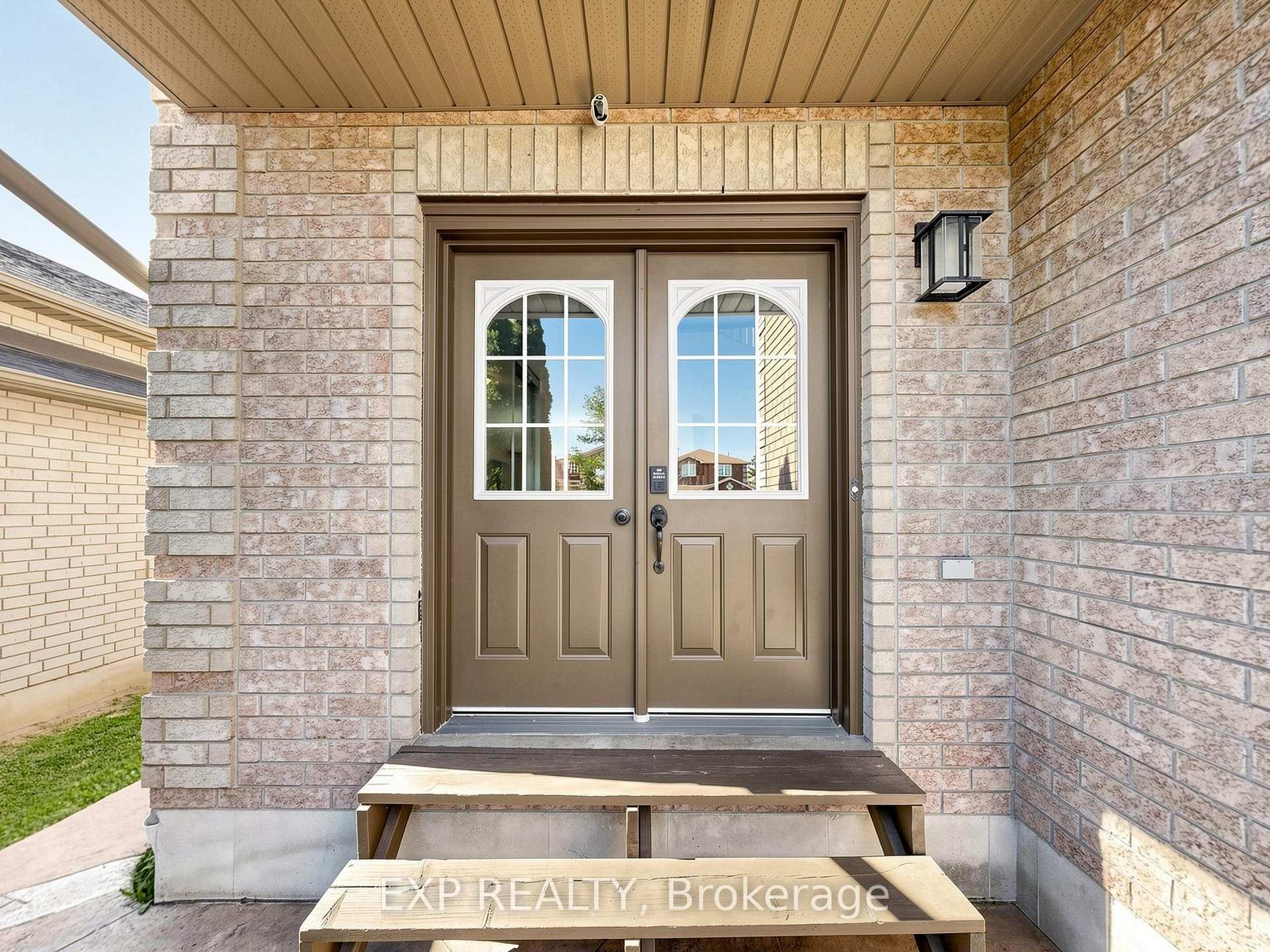 Photo 2 of 6 Booth Lane, Barrie, Painswick South — HOMEH