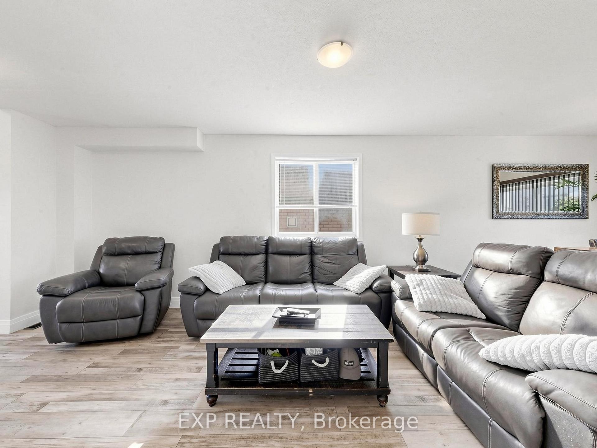 Photo 4 of 6 Booth Lane, Barrie, Painswick South — HOMEH