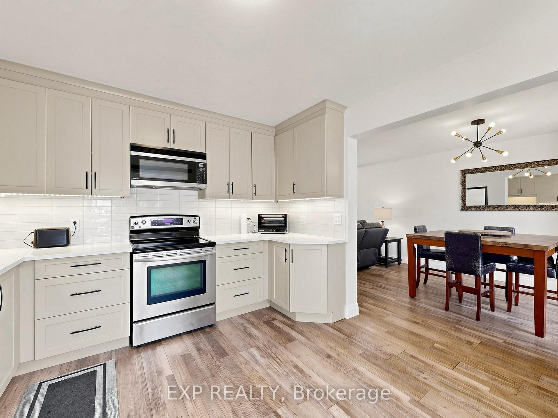 Photo 10 of 6 Booth Lane, Barrie, Painswick South — HOMEH