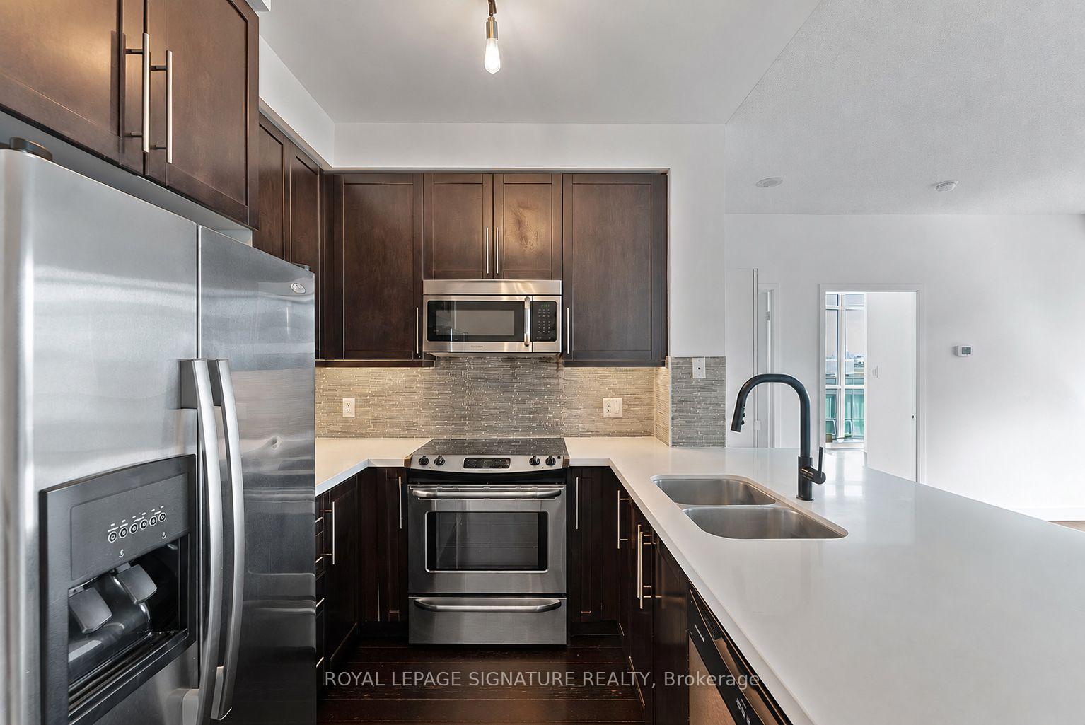 Photo 7 of Unit 904, 1171 Queen Street W, Toronto, Little Portugal — HOMEH