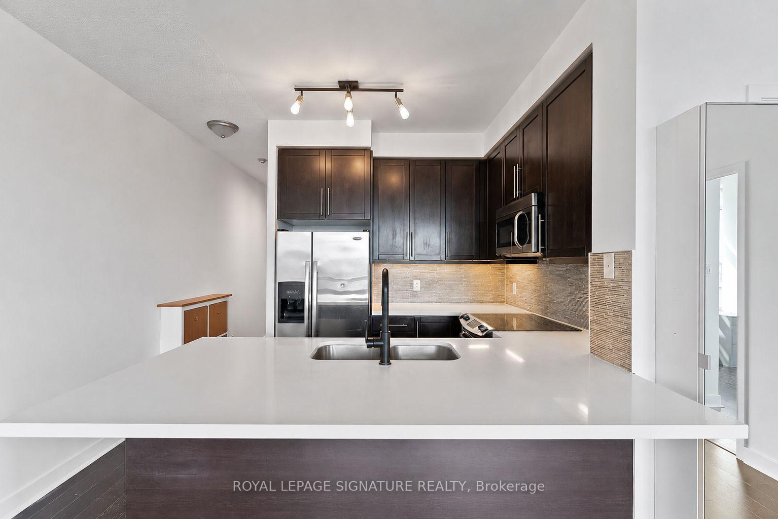 Photo 9 of Unit 904, 1171 Queen Street W, Toronto, Little Portugal — HOMEH