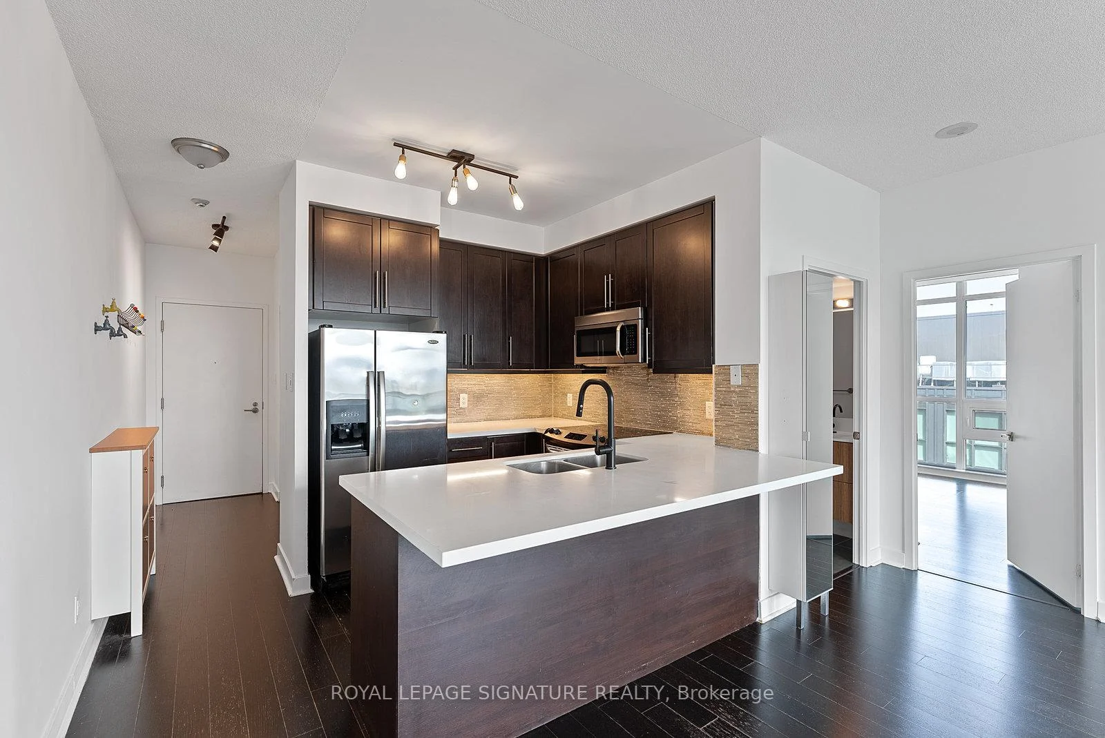Photo 12 of Unit 904, 1171 Queen Street W, Toronto, Little Portugal — HOMEH