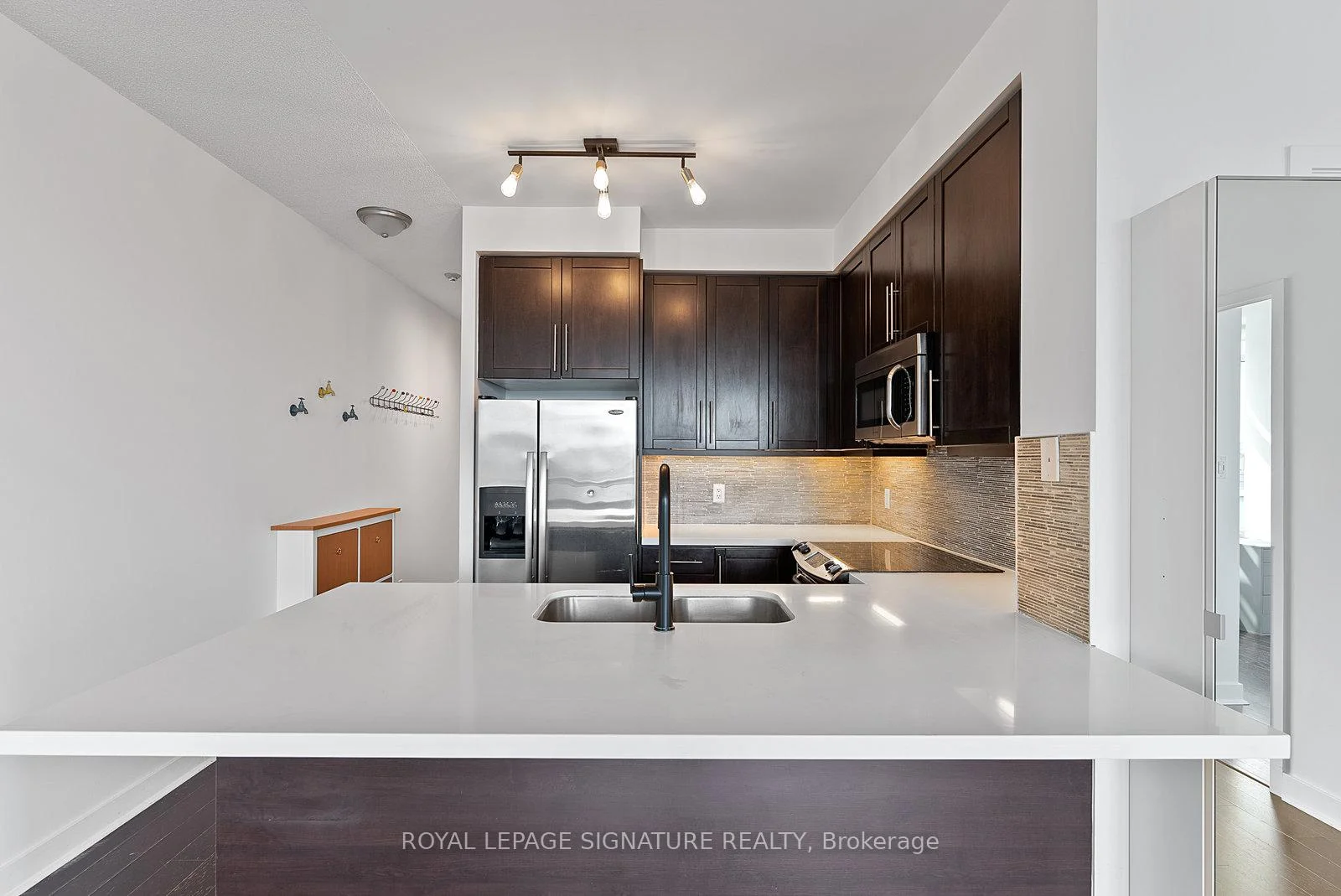 Photo 14 of Unit 904, 1171 Queen Street W, Toronto, Little Portugal — HOMEH