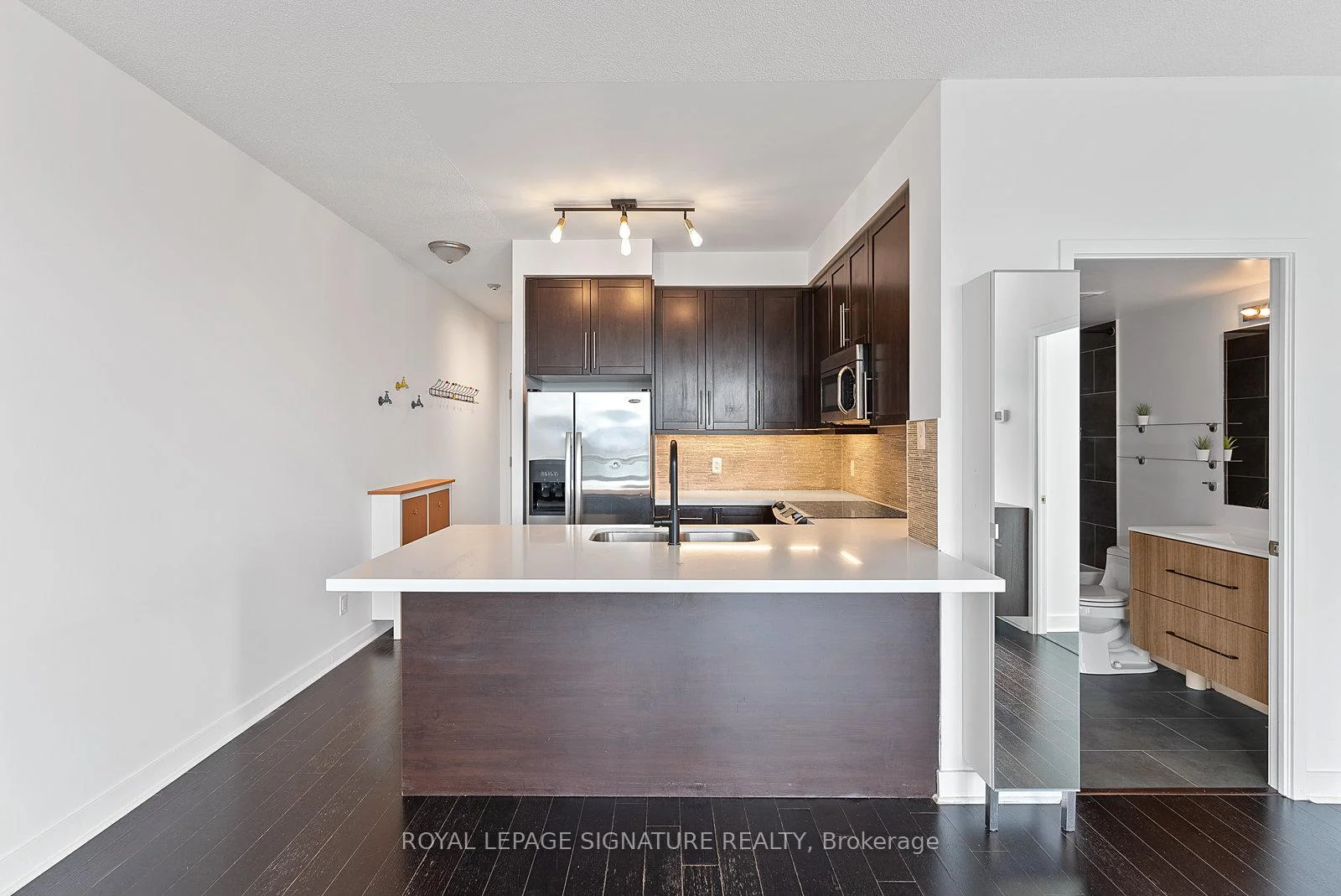 Photo 16 of Unit 904, 1171 Queen Street W, Toronto, Little Portugal — HOMEH