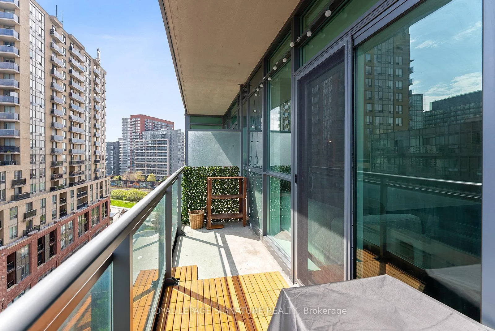 Photo 52 of Unit 904, 1171 Queen Street W, Toronto, Little Portugal — HOMEH