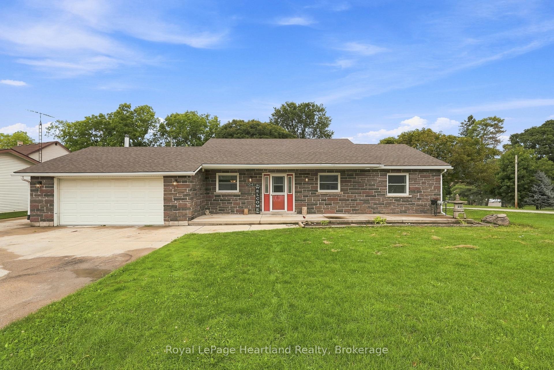 Photo 4 of 1041 Main Street, Howick — HOMEH