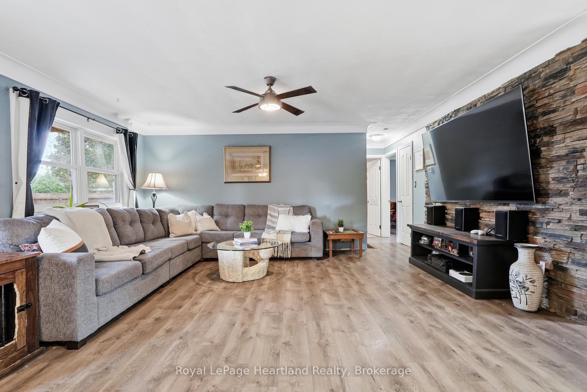 Photo 7 of 1041 Main Street, Howick — HOMEH