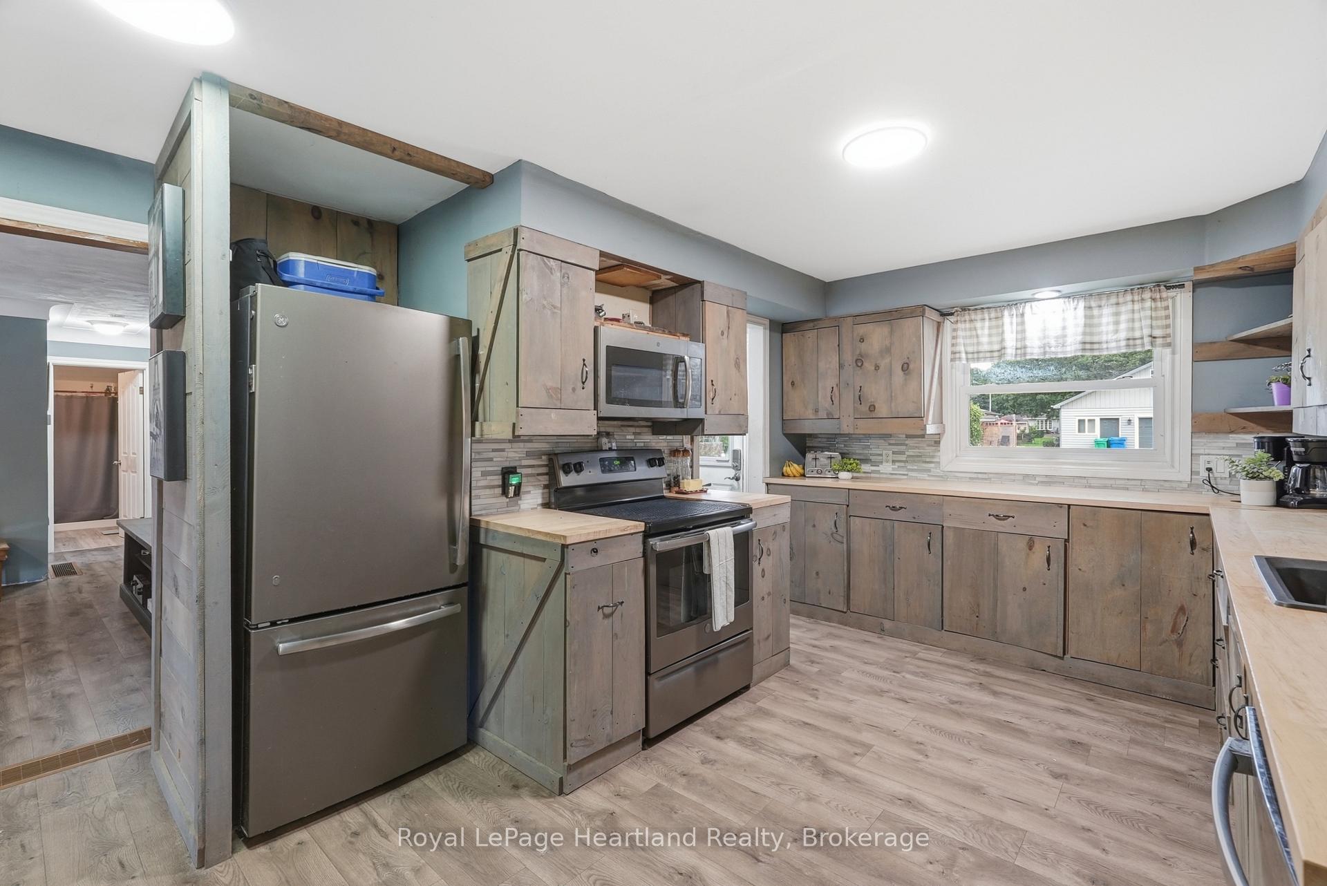 Photo 13 of 1041 Main Street, Howick — HOMEH