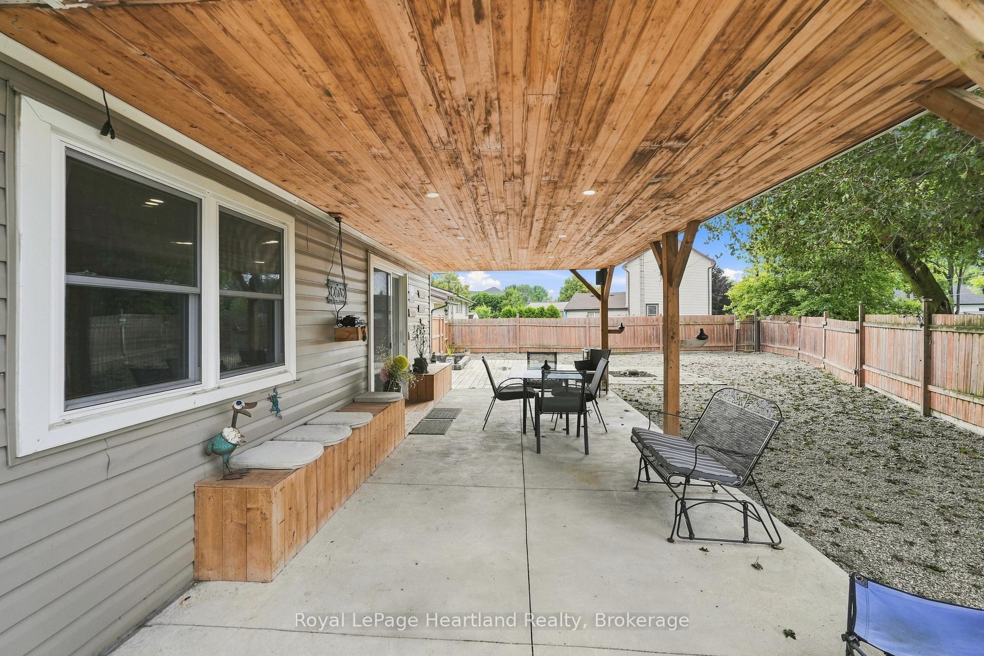 Photo 35 of 1041 Main Street, Howick — HOMEH