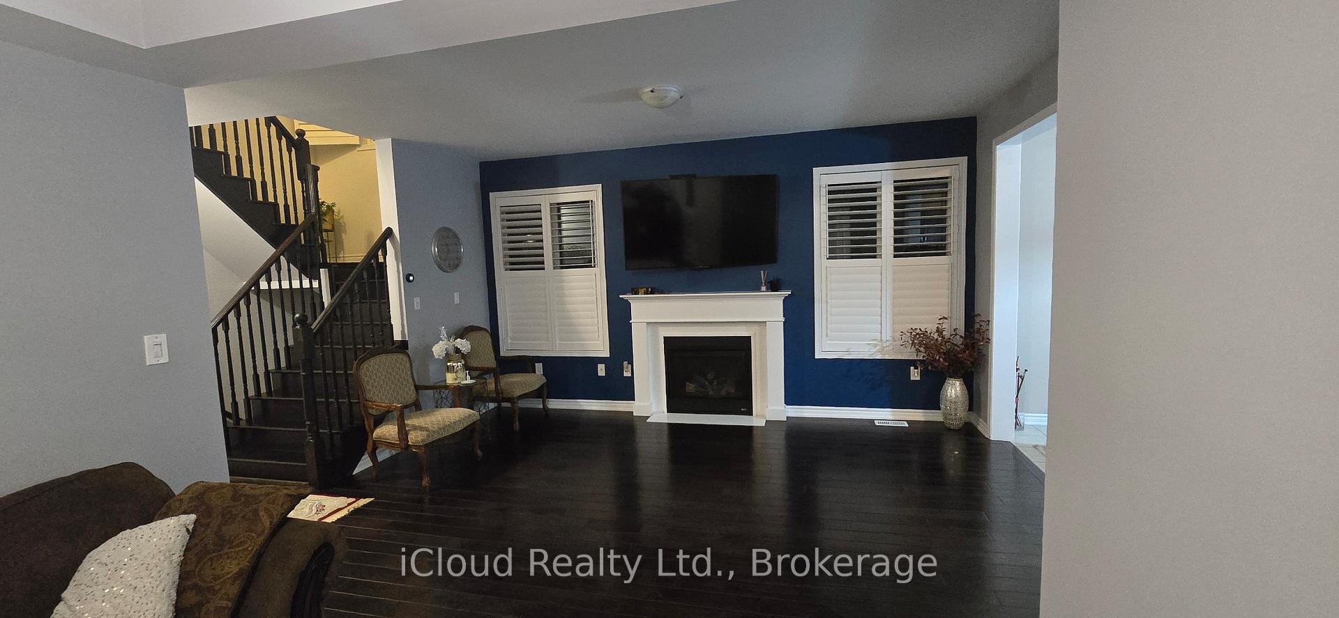 Photo 4 of 18 Stedford Crescent, Brampton, Northwest Brampton — HOMEH
