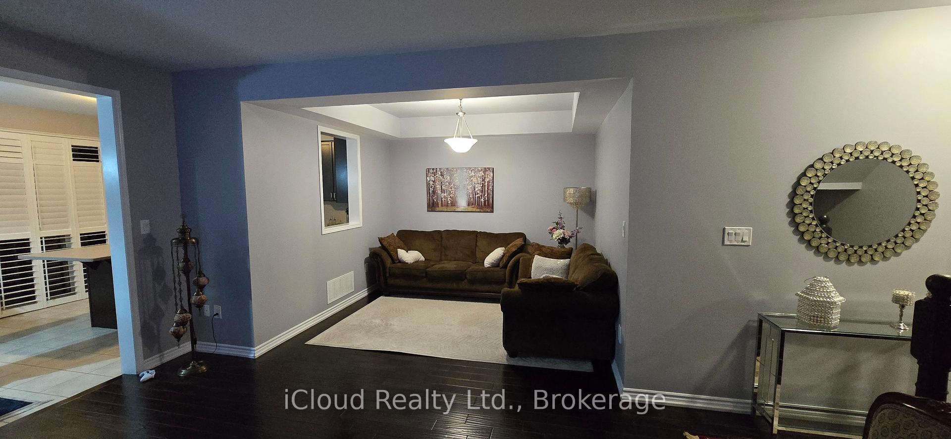 Photo 5 of 18 Stedford Crescent, Brampton, Northwest Brampton — HOMEH
