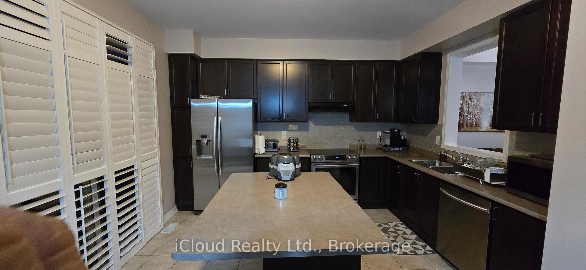 Photo 6 of 18 Stedford Crescent, Brampton, Northwest Brampton — HOMEH