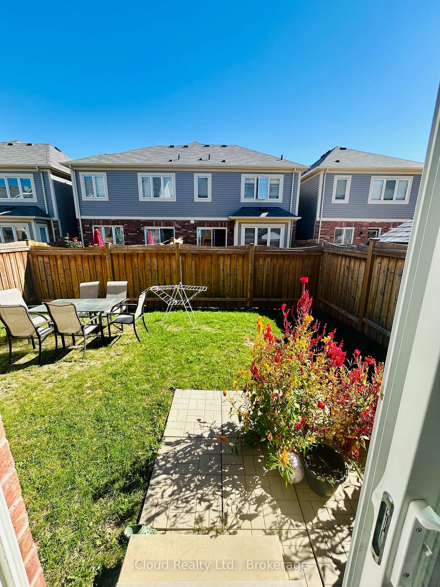 Photo 15 of 18 Stedford Crescent, Brampton, Northwest Brampton — HOMEH