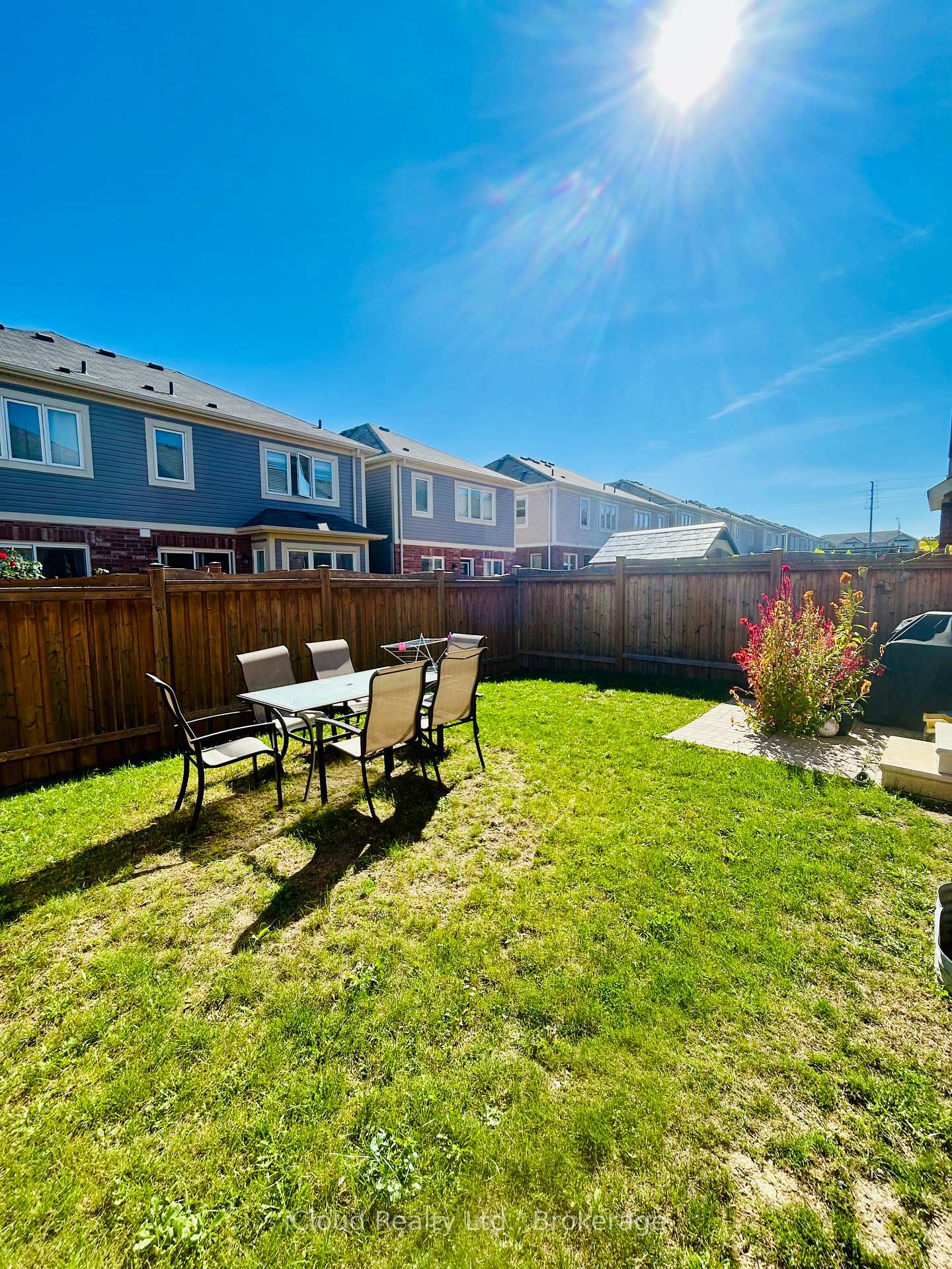 Photo 16 of 18 Stedford Crescent, Brampton, Northwest Brampton — HOMEH