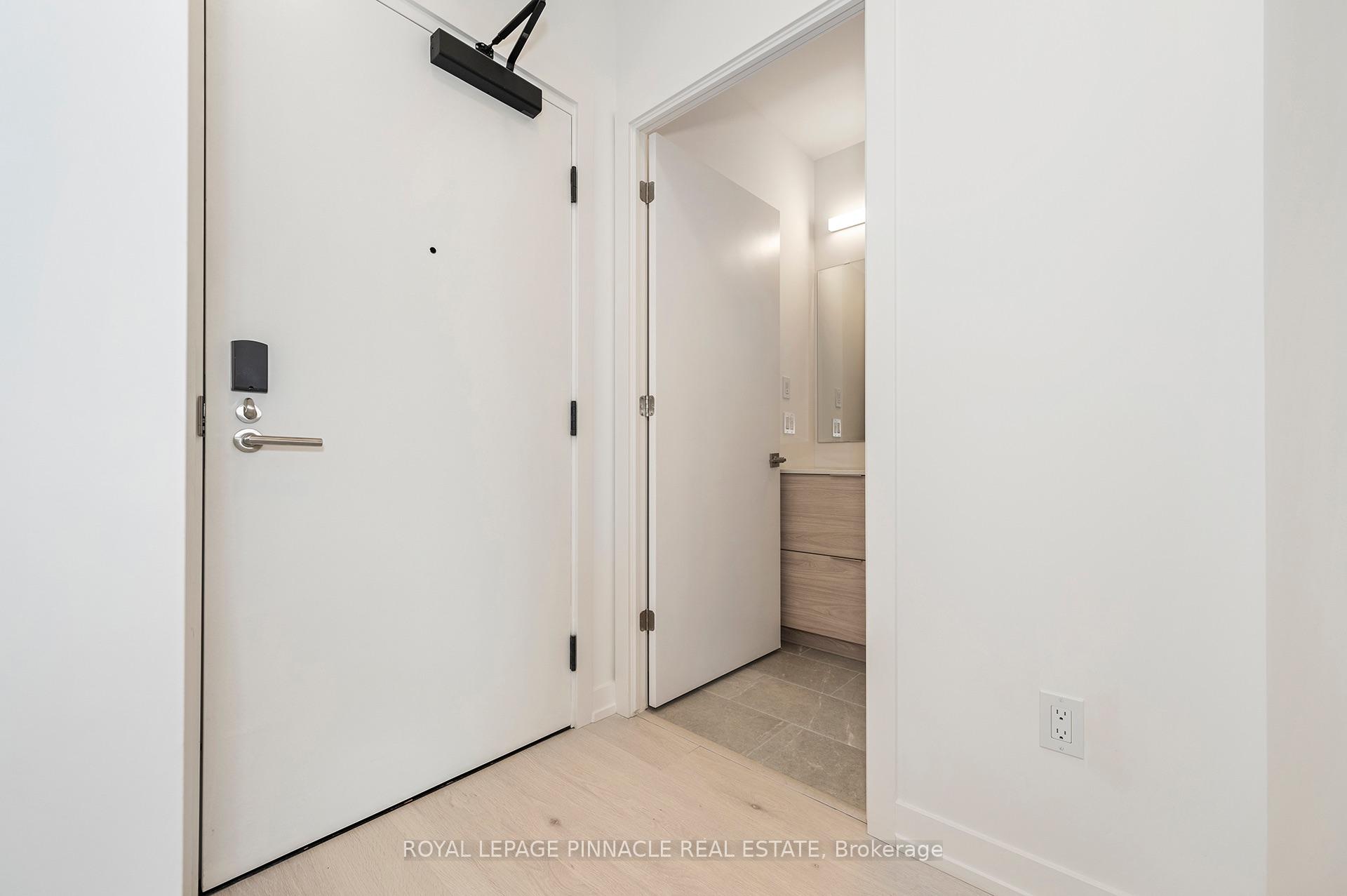 Photo 3 of Unit 403, 2501 Saw Whet Boulevard, Oakville, Glen Abbey — HOMEH