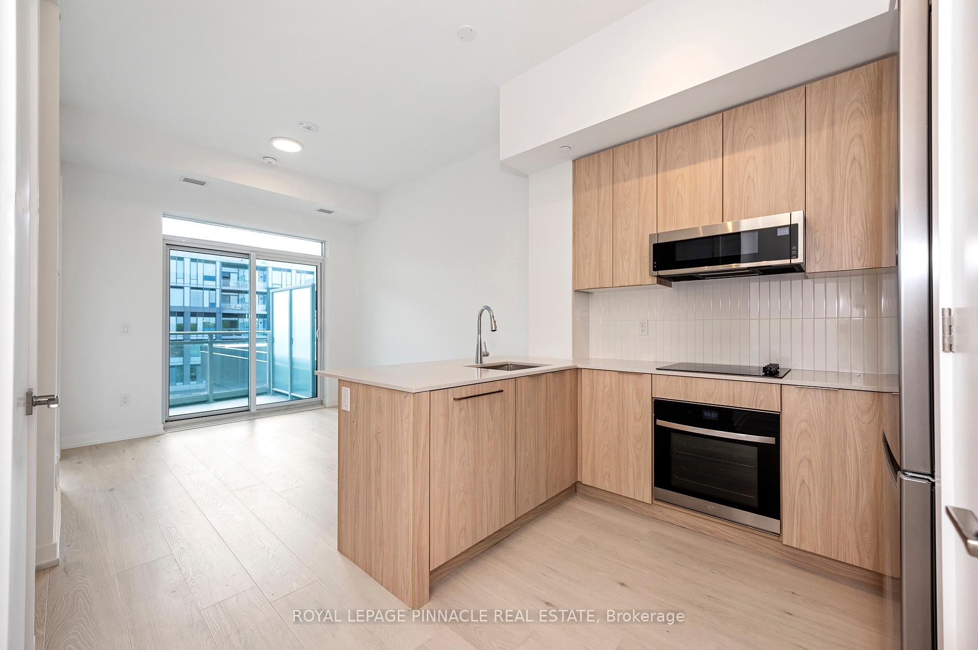 Photo 7 of Unit 403, 2501 Saw Whet Boulevard, Oakville, Glen Abbey — HOMEH