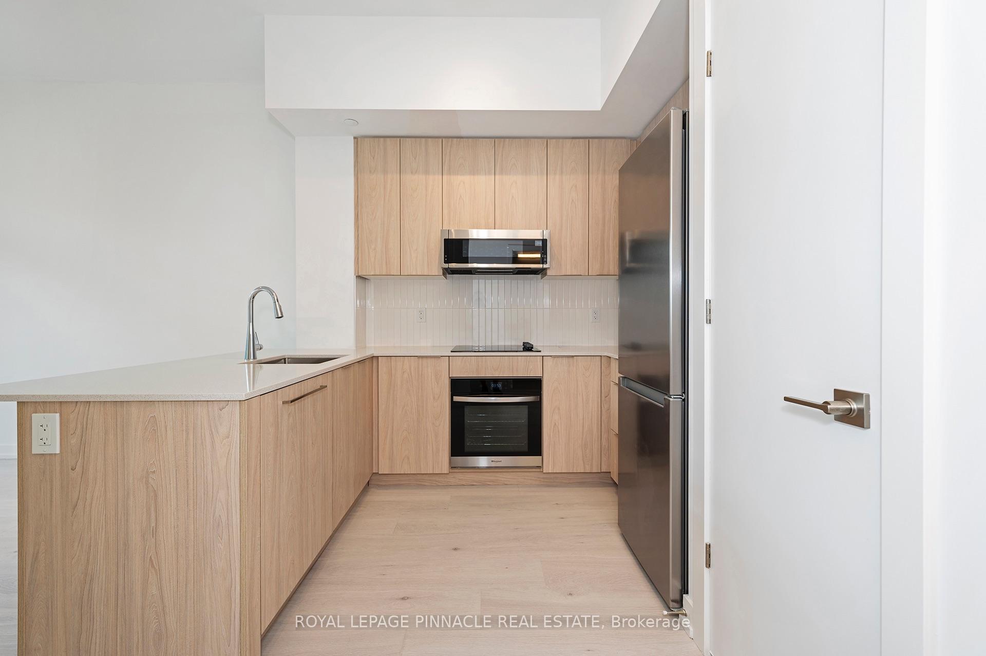 Photo 9 of Unit 403, 2501 Saw Whet Boulevard, Oakville, Glen Abbey — HOMEH