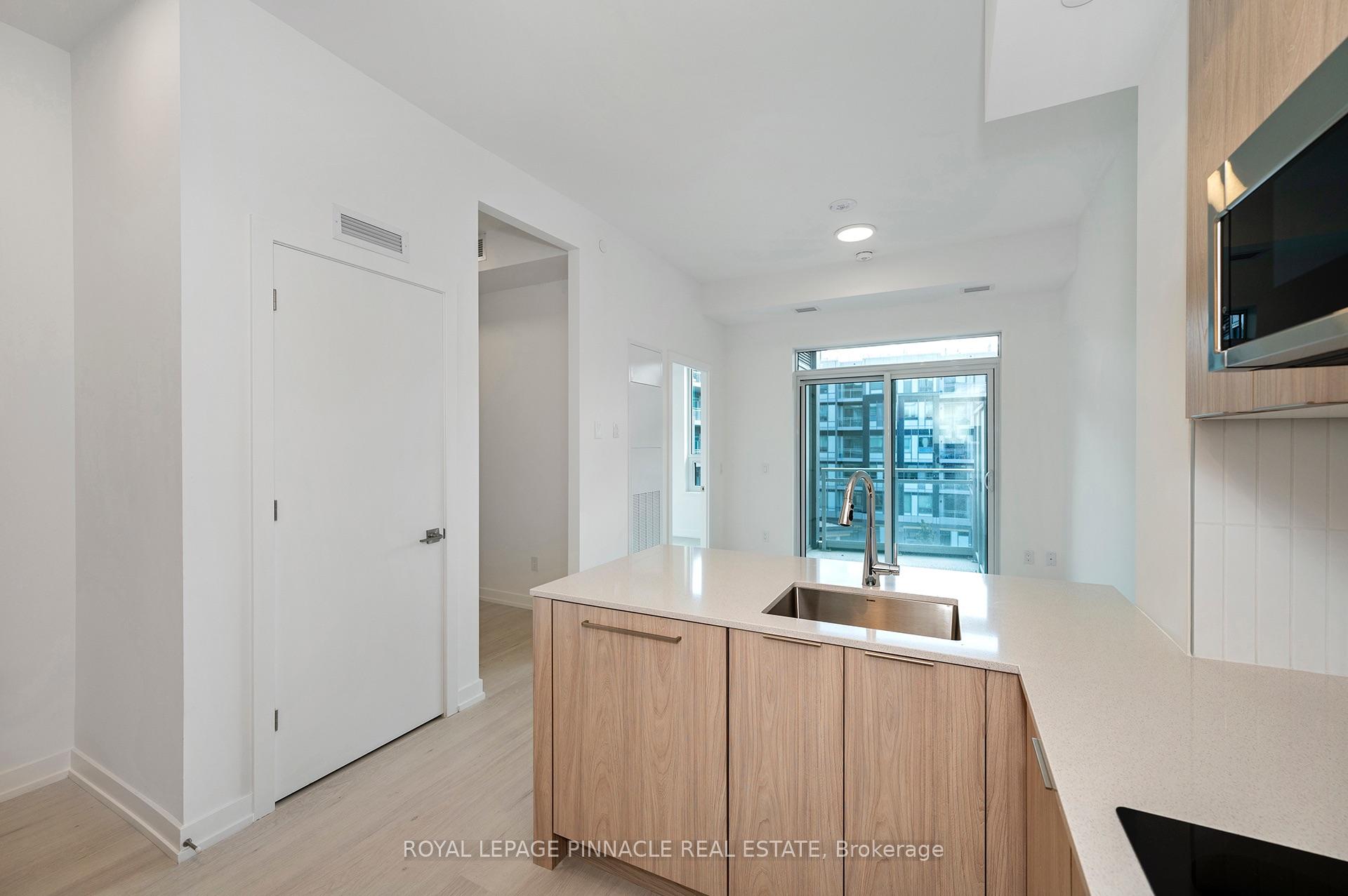 Photo 11 of Unit 403, 2501 Saw Whet Boulevard, Oakville, Glen Abbey — HOMEH