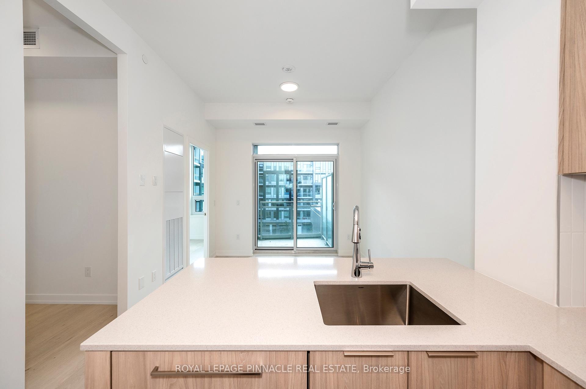 Photo 13 of Unit 403, 2501 Saw Whet Boulevard, Oakville, Glen Abbey — HOMEH