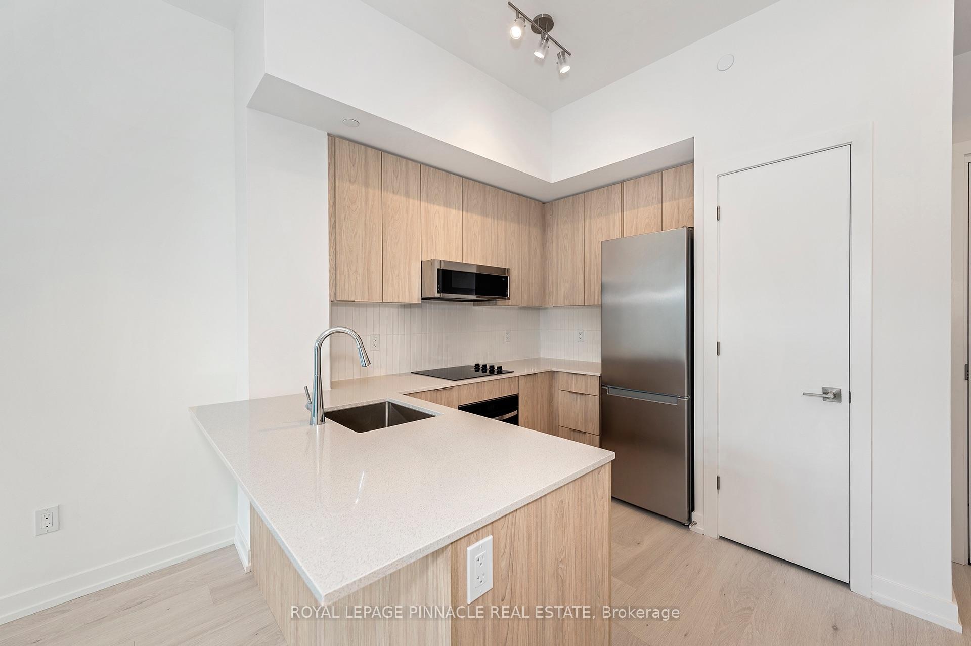 Photo 14 of Unit 403, 2501 Saw Whet Boulevard, Oakville, Glen Abbey — HOMEH