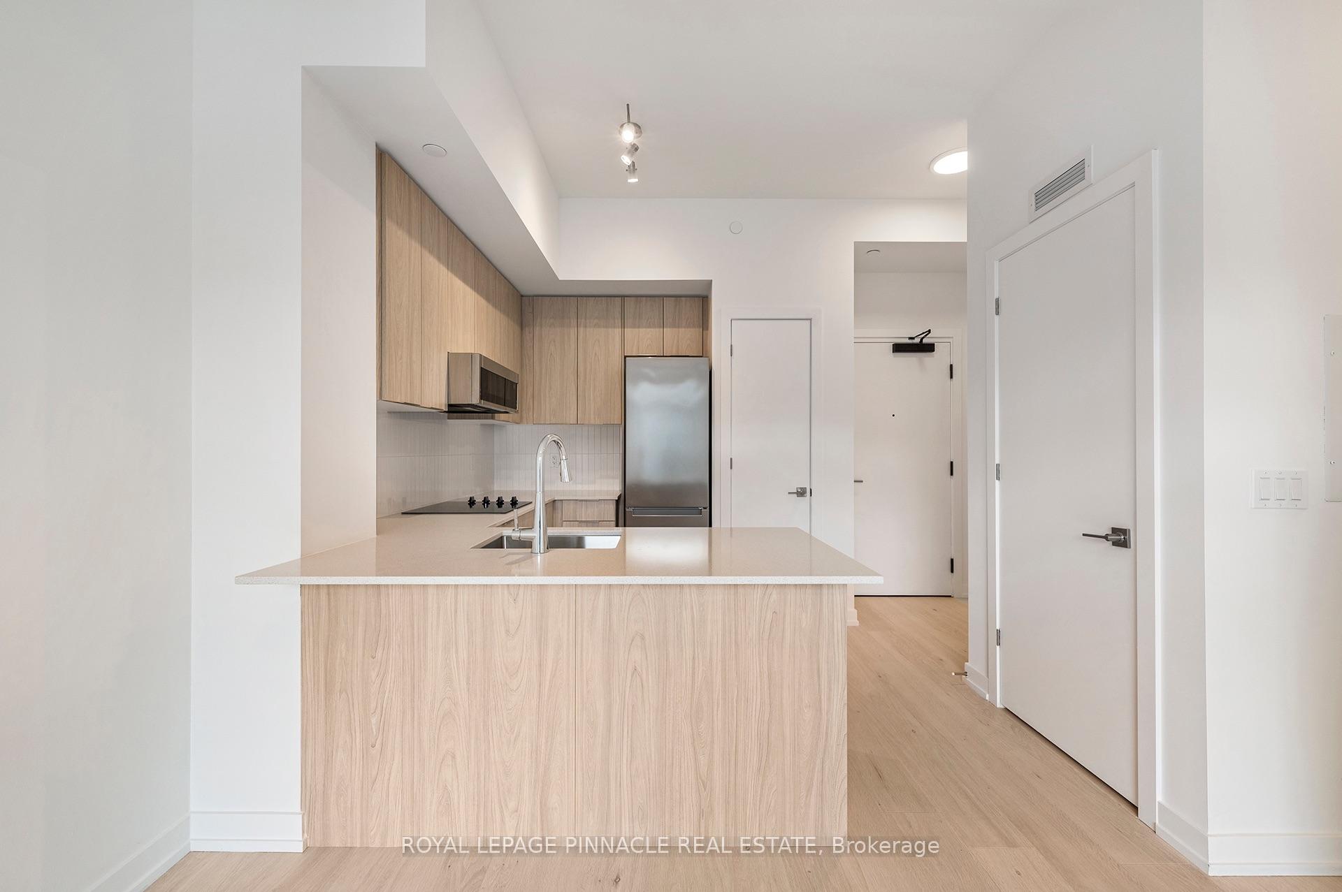 Photo 15 of Unit 403, 2501 Saw Whet Boulevard, Oakville, Glen Abbey — HOMEH