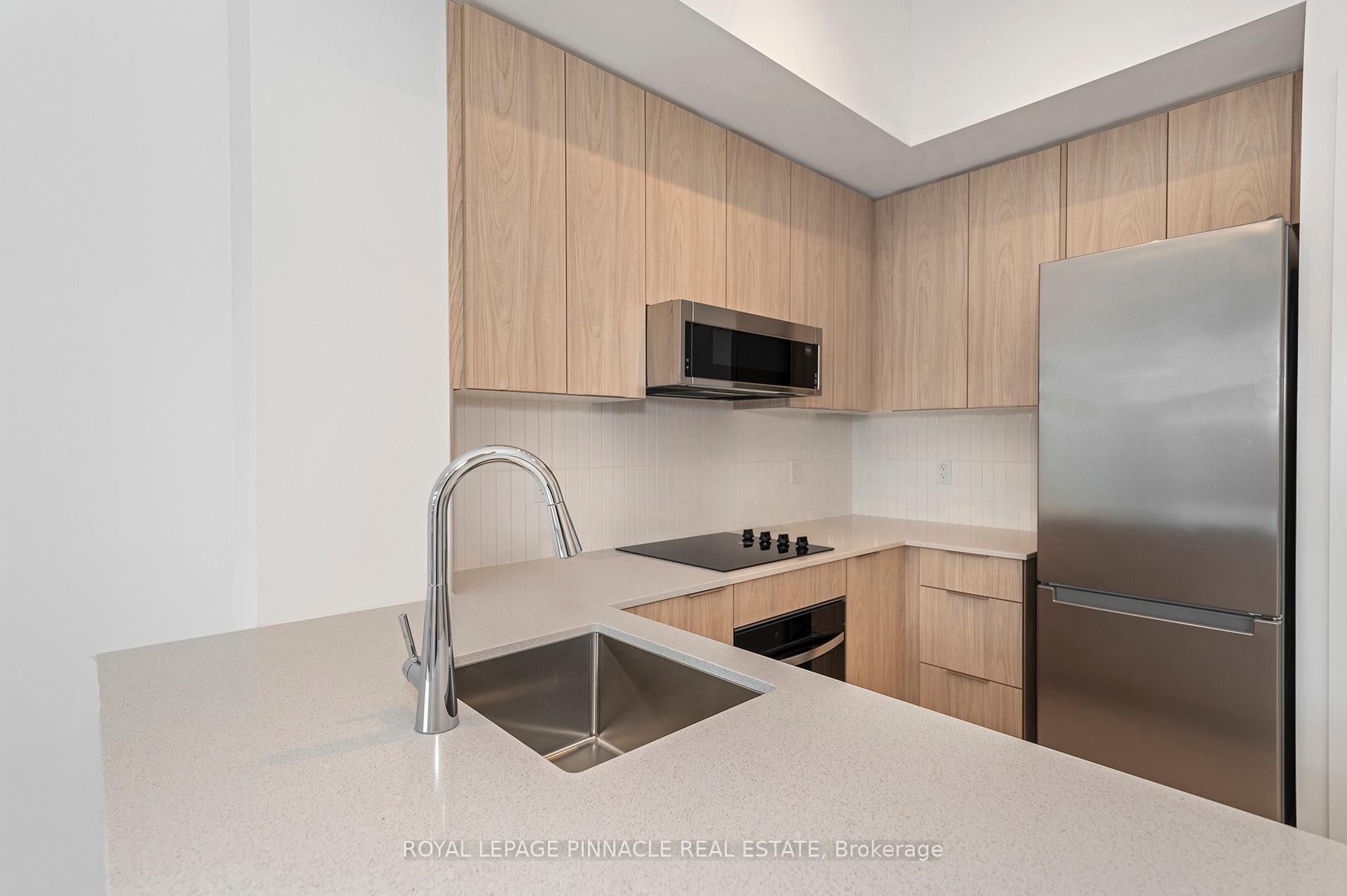 Photo 16 of Unit 403, 2501 Saw Whet Boulevard, Oakville, Glen Abbey — HOMEH
