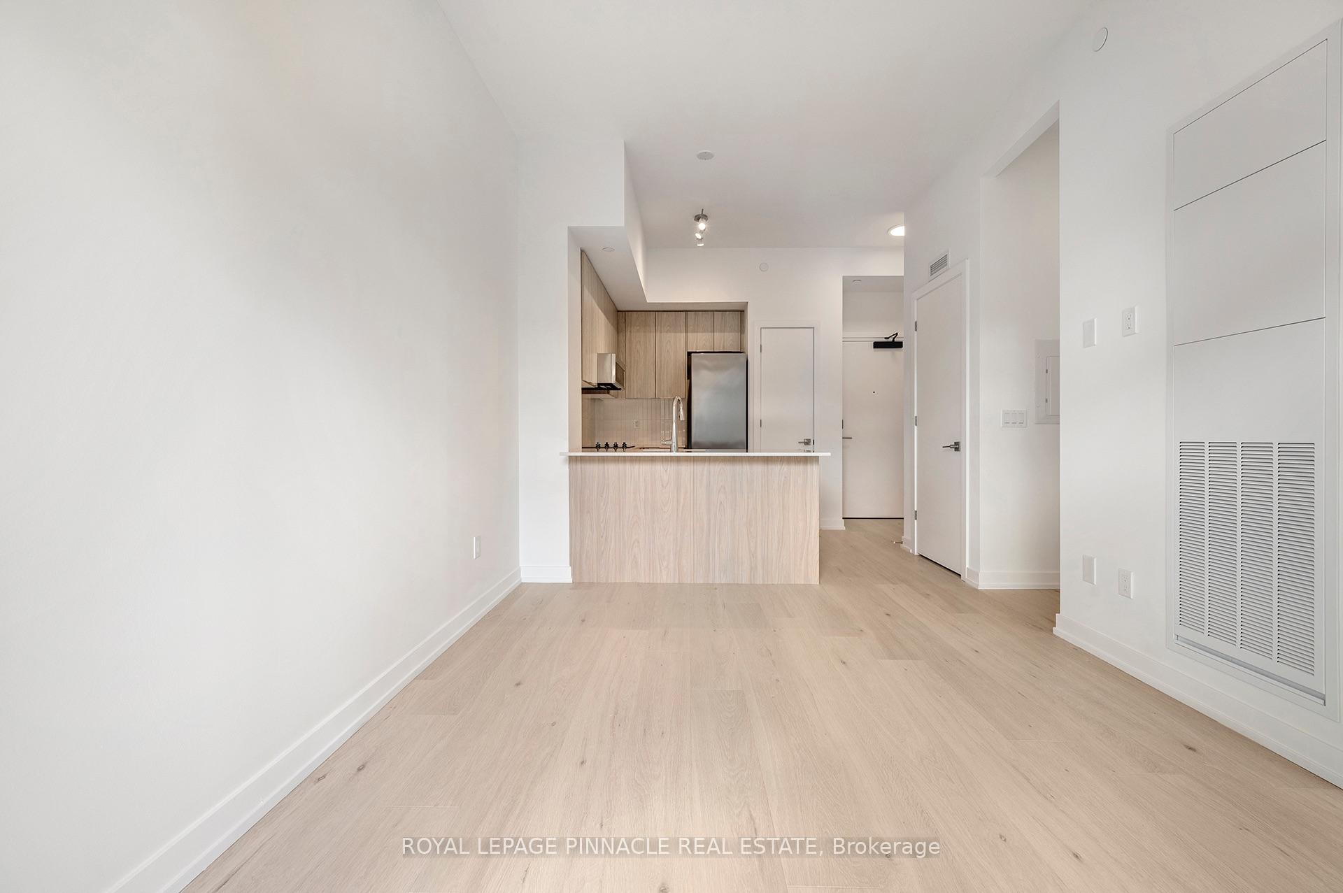 Photo 22 of Unit 403, 2501 Saw Whet Boulevard, Oakville, Glen Abbey — HOMEH
