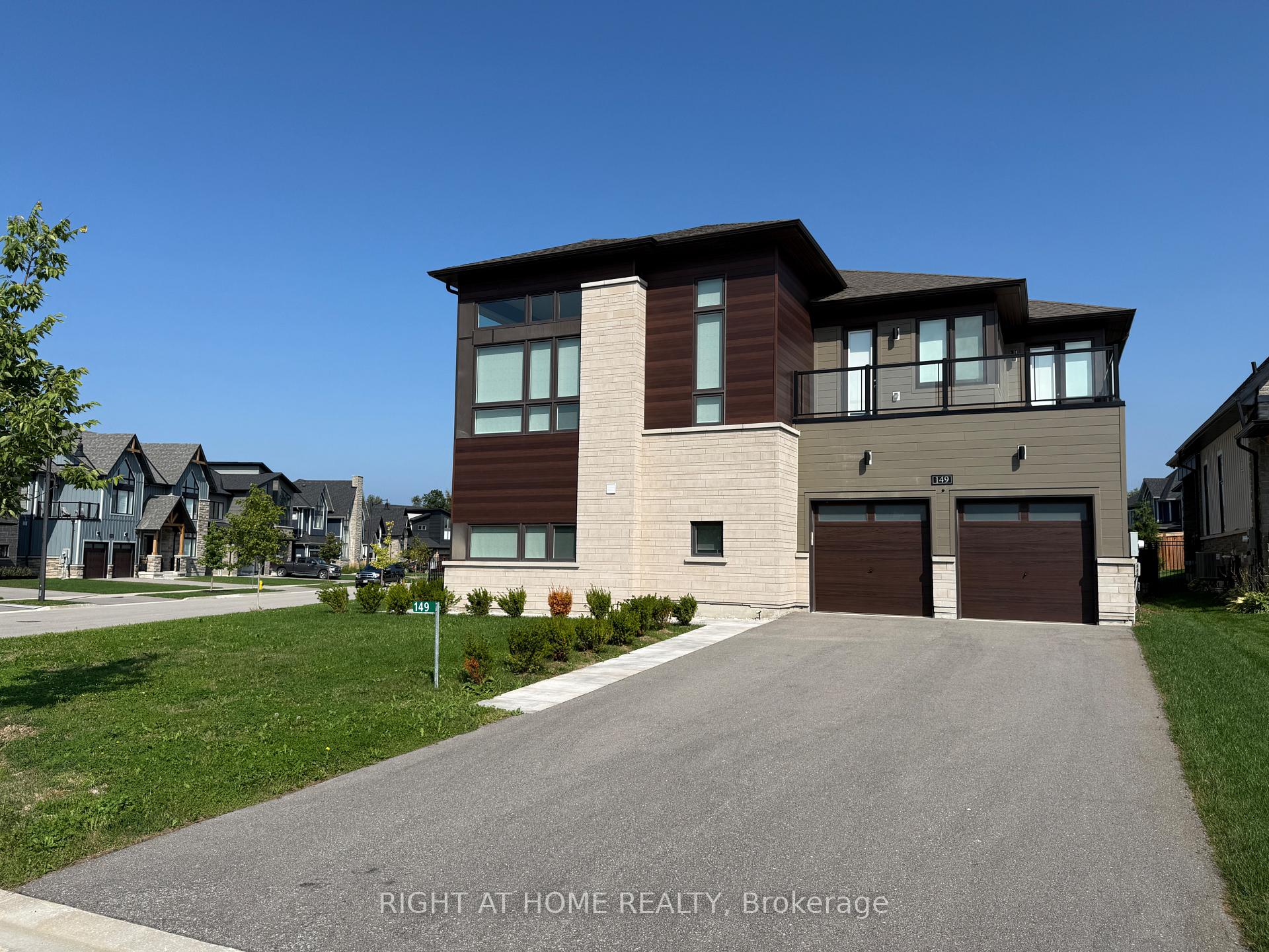 Photo 1 of 149 Springside Crescent, Blue Mountains — HOMEH