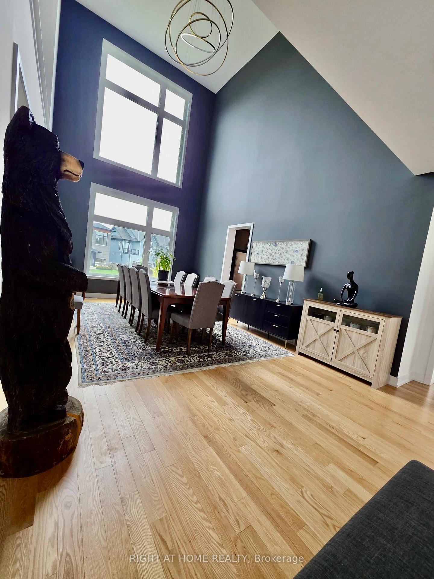 Photo 10 of 149 Springside Crescent, Blue Mountains — HOMEH