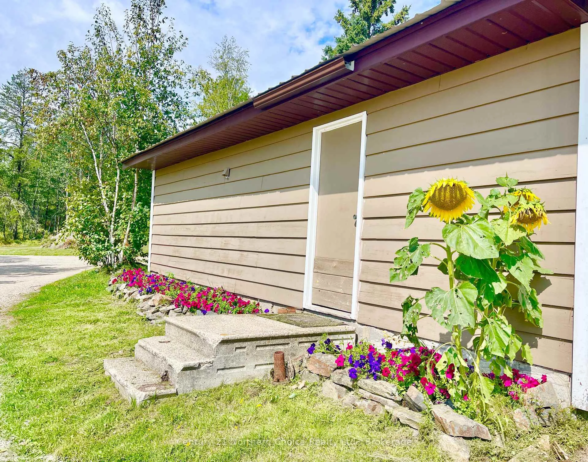 Photo 32 of 1207 594 Highway, Kenora Remote Area, Oxdrift — HOMEH
