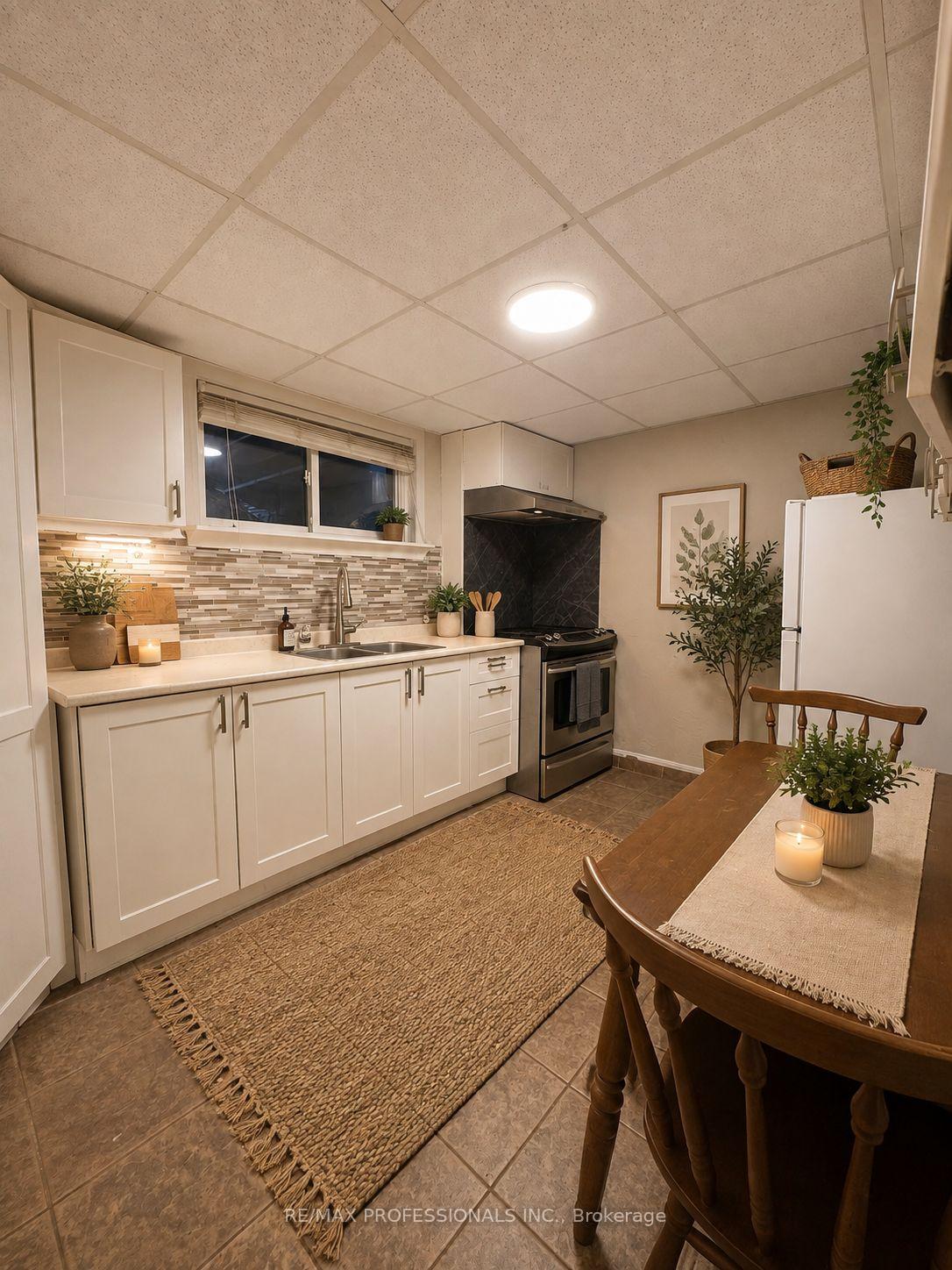 Photo 3 of Unit Basement, 30 Woodbury Road, Etobicoke, Alderwood — HOMEH