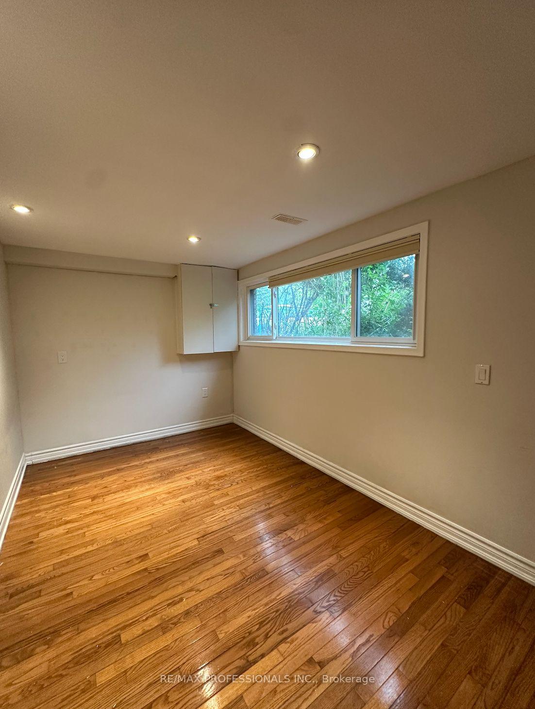 Photo 4 of Unit Basement, 30 Woodbury Road, Etobicoke, Alderwood — HOMEH